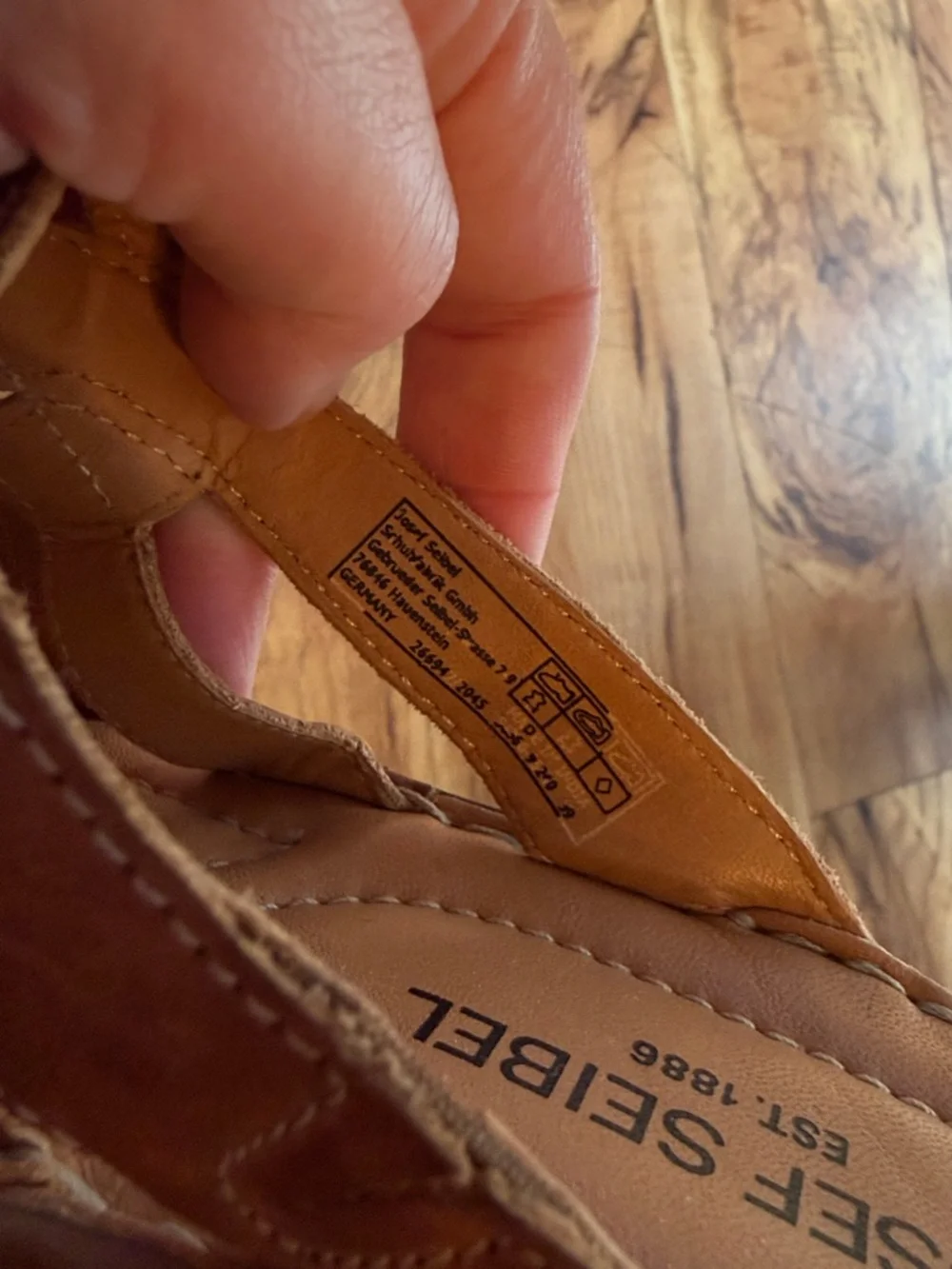 Josef Seibel Catalonia comfy tan brown Size 39 leather wedge slides sandals EUC